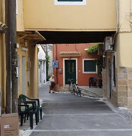 La Casa Del Barbiere * Argyrades