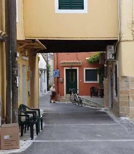 La Casa Del Barbiere * Argyrades